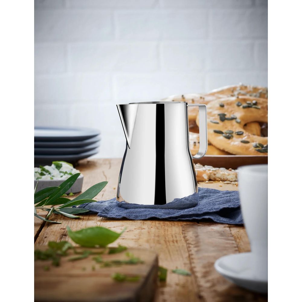 Latiera pentru spumare lapte WMF Barista, 0.6L, Cromargan®
