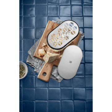 Razatoare branzeturi WMF cu recipient & capac, Cromargan®